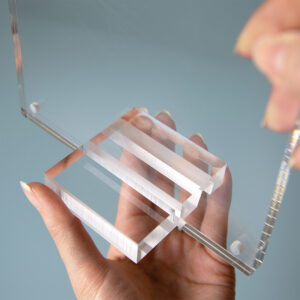 角度を選んで美しく飾る アクリルスタンドベース